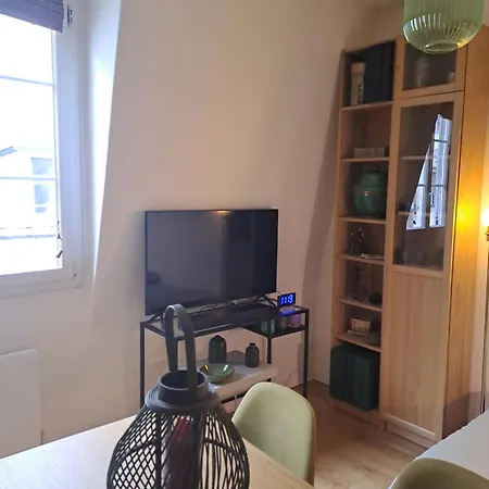 Studio Meuble Calme Quartier Drouot 75009 * Parijs