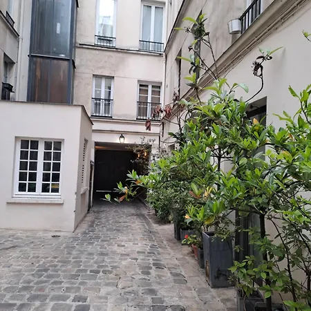 Studio Meuble Calme Quartier Drouot 75009 * Parijs